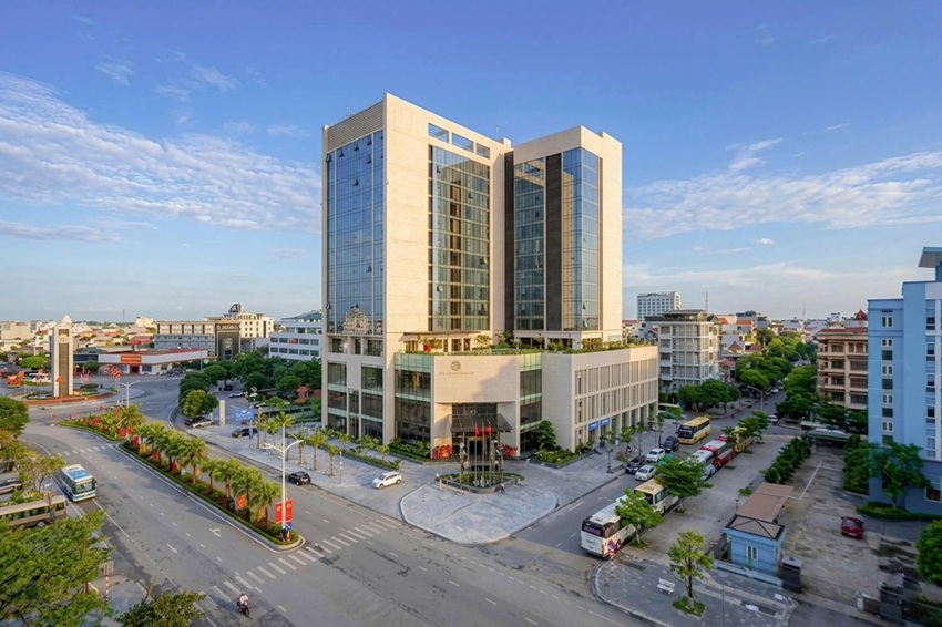 Khách sạn The Grand Dragon Hotel