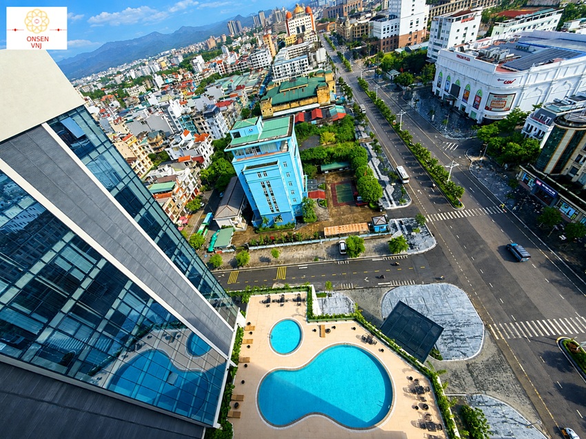 bể bơi The Grand Dragon Hotel 5